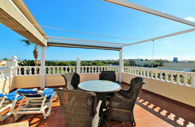 4 quarto Moradia para venda em Playa Flamenca com piscina garagem - 379 000 € (Ref: 9646313)