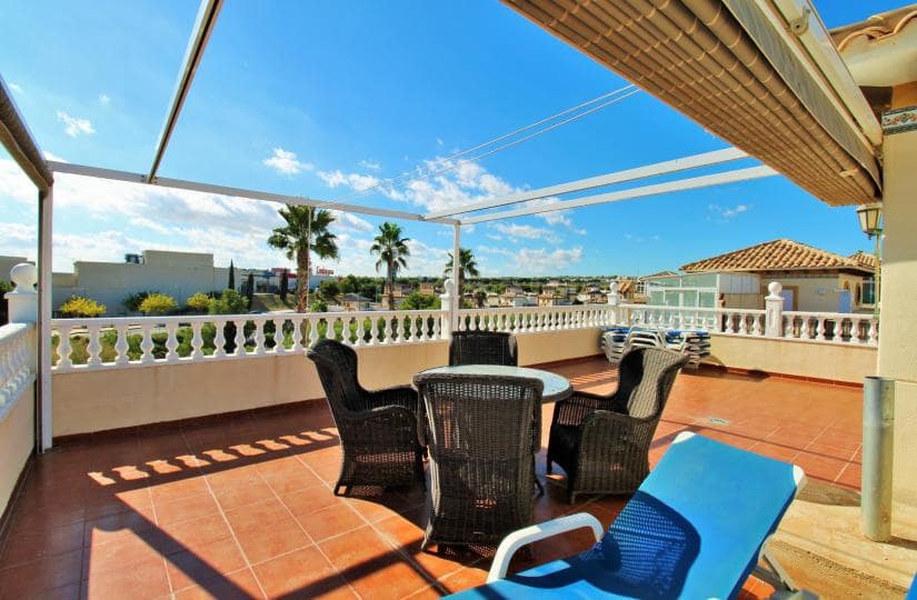 4 quarto Moradia para venda em Playa Flamenca com piscina garagem - 379 000 € (Ref: 9646313)