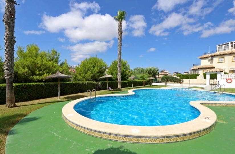 4 quarto Moradia para venda em Playa Flamenca com piscina garagem - 379 000 € (Ref: 9646313)