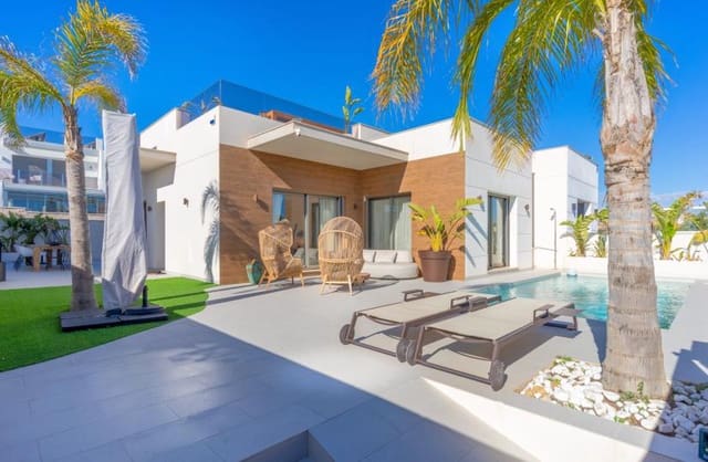 4 bedroom Villa for sale in San Miguel de Salinas with pool garage - € 589,000 (Ref: 9650547)
