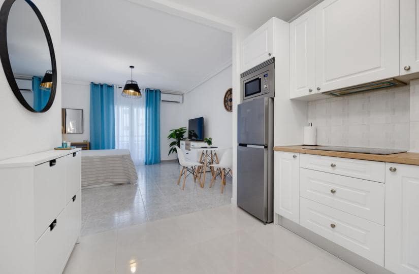 Apartamento en Torrevieja en venta con piscina - 117.000 € (Ref: 9658071)