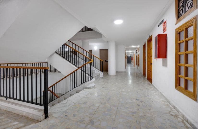 Apartamento en Torrevieja en venta con piscina - 117.000 € (Ref: 9658071)