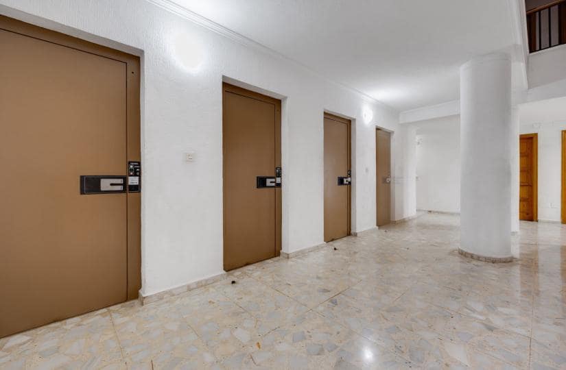 Apartamento en Torrevieja en venta con piscina - 117.000 € (Ref: 9658071)