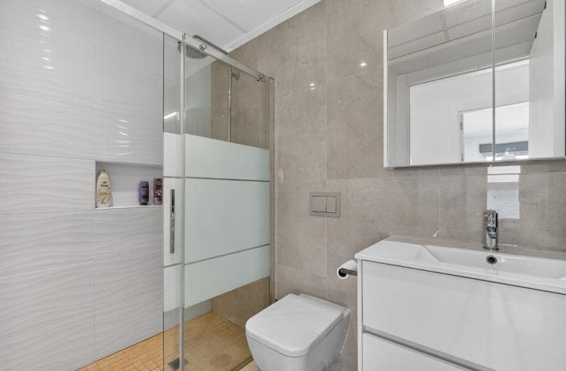 2 bedroom Apartment for sale in Ciudad Quesada with pool garage - € 249,000 (Ref: 9663253)