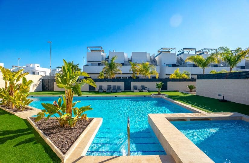 2 bedroom Apartment for sale in Ciudad Quesada with pool garage - € 249,000 (Ref: 9663253)