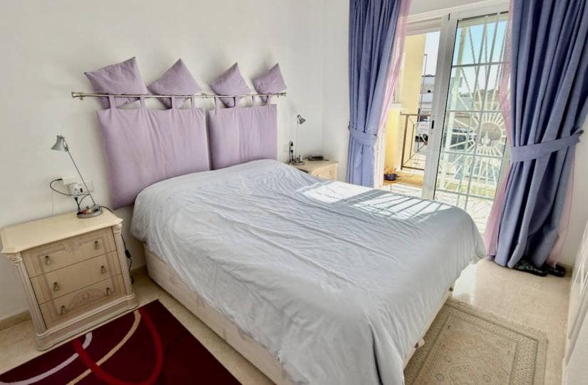 3 soverom Kjedet enebolig til salgs i Ciudad Quesada med svømmebasseng garasje - € 195 000 (Ref: 9665451)