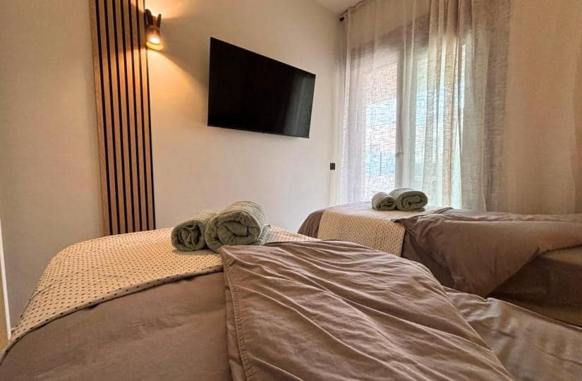 Apartamento de 2 habitaciones en La Veleta en venta con piscina garaje - 349.000 € (Ref: 9665607)