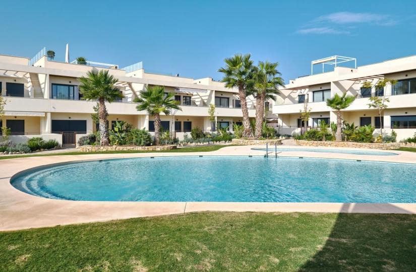 Apartamento de 2 habitaciones en La Veleta en venta con piscina garaje - 349.000 € (Ref: 9665607)
