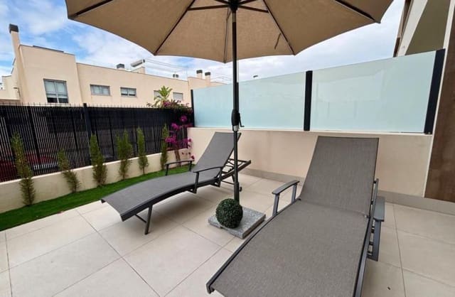 Apartamento de 2 habitaciones en La Veleta, Torrevieja en venta con piscina garaje - 349.000 € (Ref: 9665607)