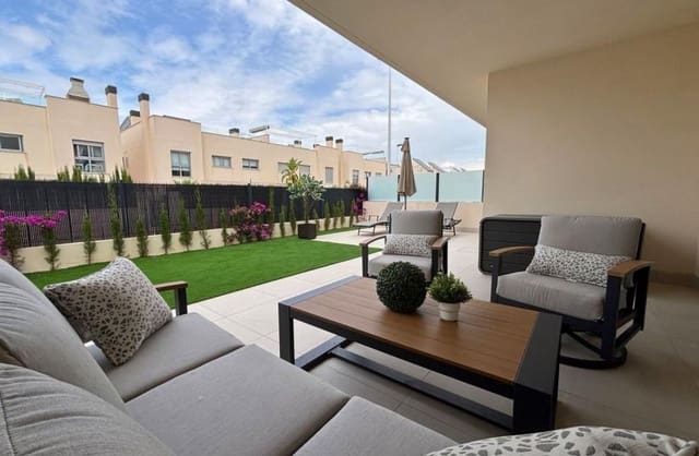 Apartamento de 2 habitaciones en La Veleta, Torrevieja en venta con piscina garaje - 349.000 € (Ref: 9665607)