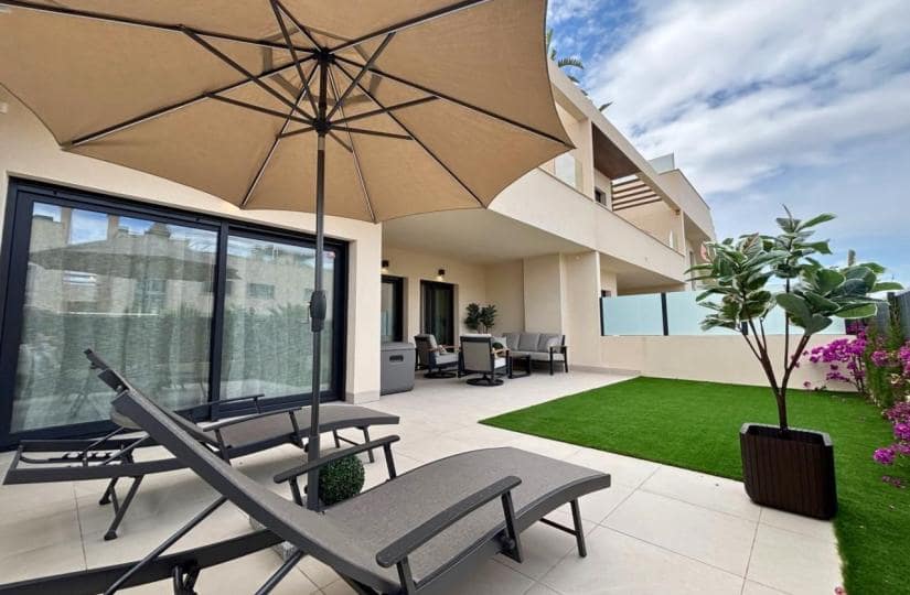 Apartamento de 2 habitaciones en La Veleta en venta con piscina garaje - 349.000 € (Ref: 9665607)