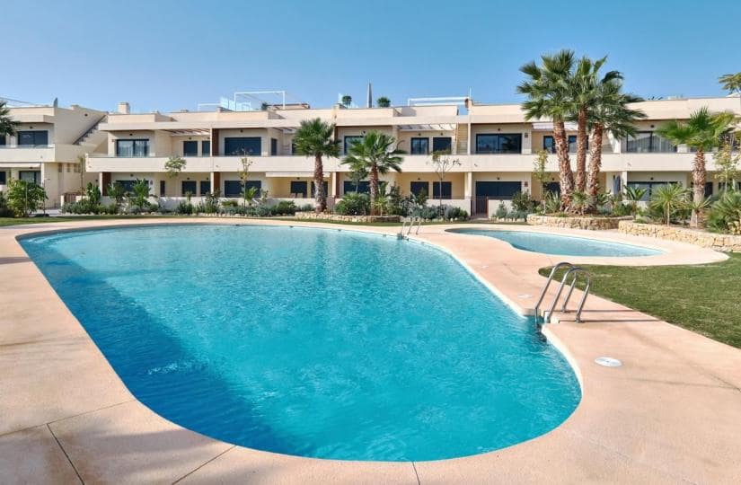 Apartamento de 2 habitaciones en La Veleta en venta con piscina garaje - 349.000 € (Ref: 9665607)