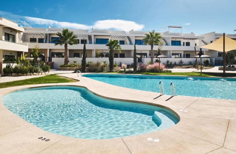 Apartamento de 2 habitaciones en La Veleta en venta con piscina garaje - 349.000 € (Ref: 9665607)