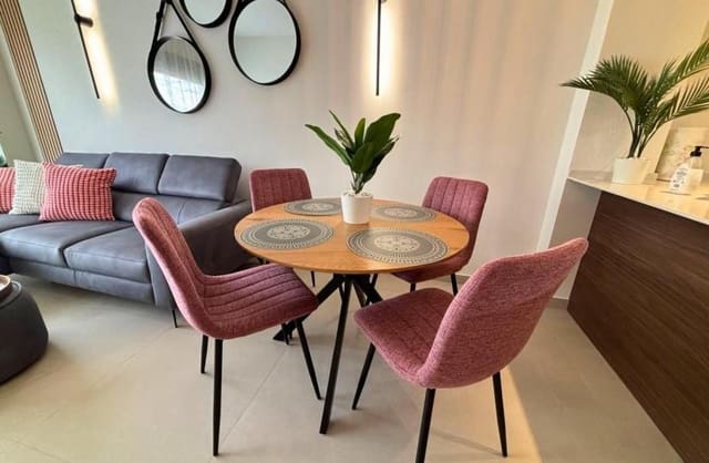 Apartamento de 2 habitaciones en La Veleta, Torrevieja en venta con piscina garaje - 349.000 € (Ref: 9665607)