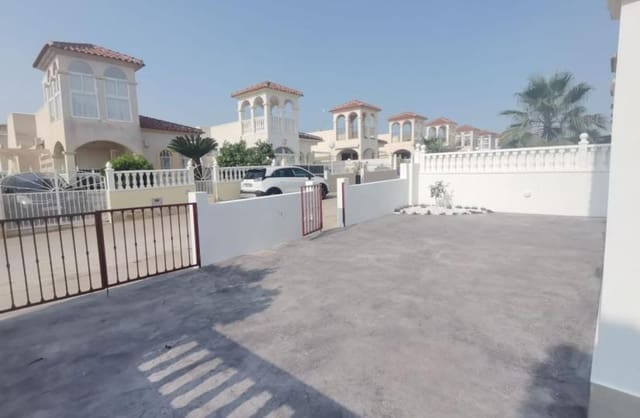 2 bedroom Villa for sale in Lo Crispin, Algorfa with pool - € 249,000 (Ref: 9669688)