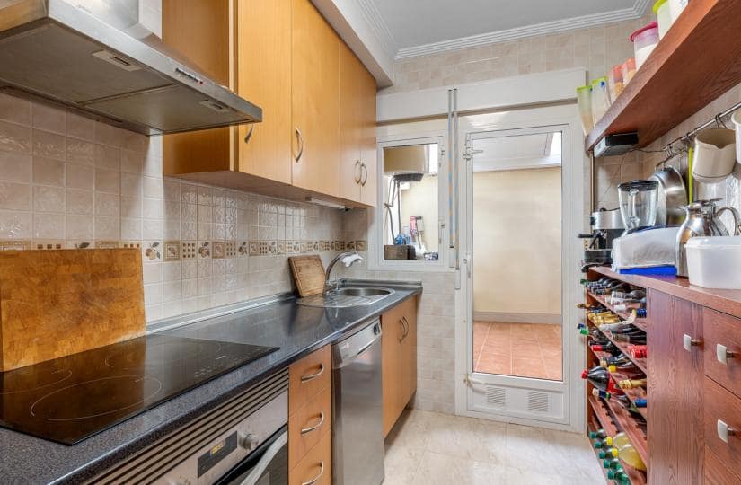 Casa de 3 habitaciones en Villamartin en venta con piscina garaje - 345.000 € (Ref: 9669858)