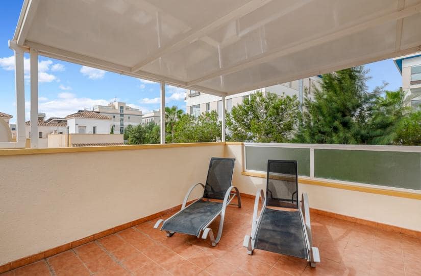 Casa de 3 habitaciones en Villamartin en venta con piscina garaje - 345.000 € (Ref: 9669858)