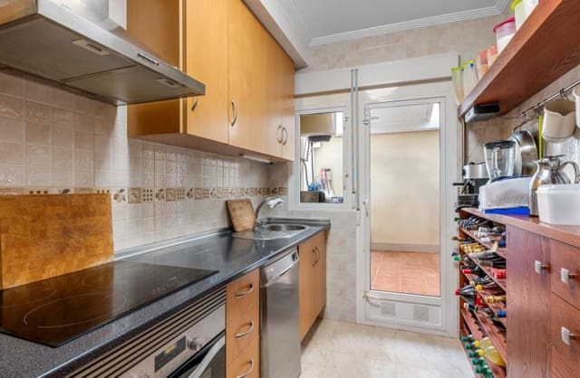 3 Zimmer Haus zu verkaufen in Villamartin, Orihuela mit Pool Garage - 345.000 € (Ref: 9669858)