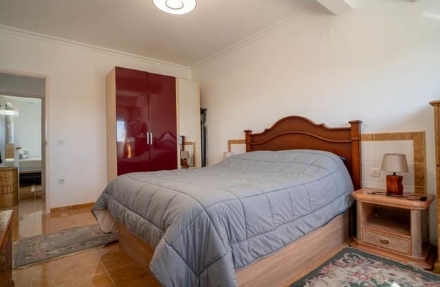 Casa de 2 habitaciones en El Chaparral - La Siesta - La Torreta, Torrevieja en venta con garaje - 139.995 € (Ref: 9672405)