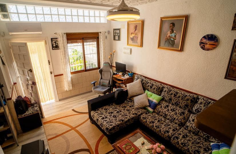 Casa de 2 habitaciones en Torrevieja en venta con garaje - 139.995 € (Ref: 9672405)