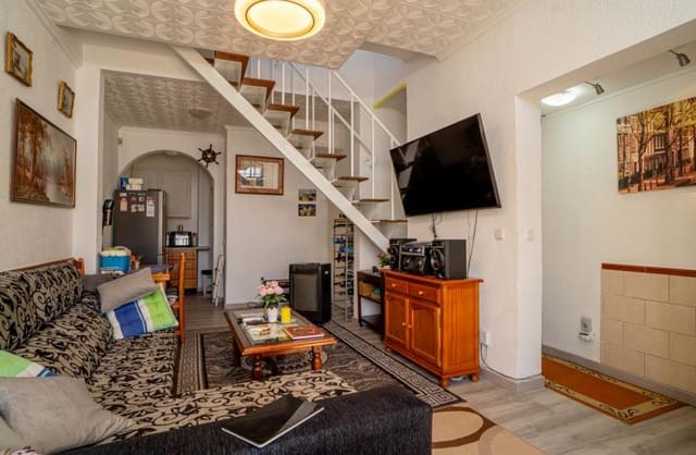 Casa de 2 habitaciones en El Chaparral - La Siesta - La Torreta, Torrevieja en venta con garaje - 139.995 € (Ref: 9672405)