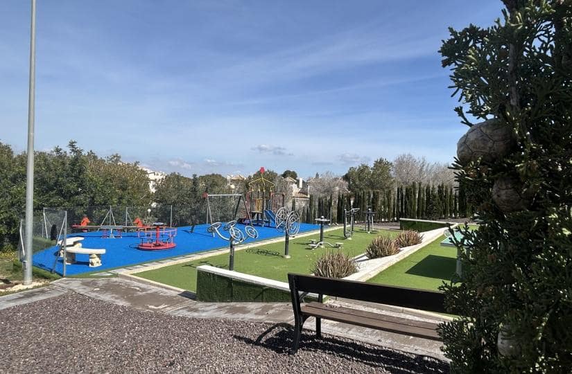 Apartamento de 2 habitaciones en Orihuela Costa en venta con piscina - 148.000 € (Ref: 9676635)