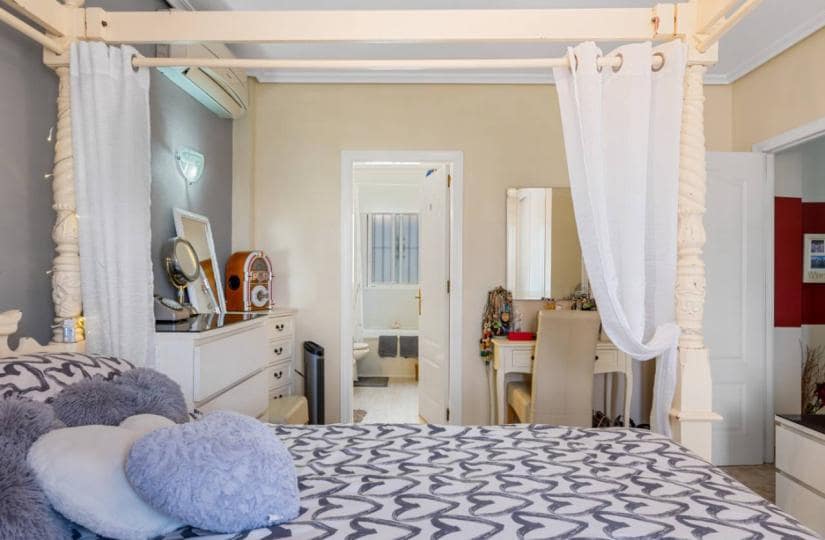 6 quarto Moradia para venda em Benijofar com piscina garagem - 499 000 € (Ref: 9683275)