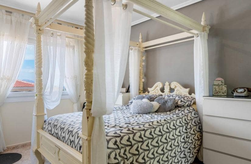 6 quarto Moradia para venda em Benijofar com piscina garagem - 499 000 € (Ref: 9683275)