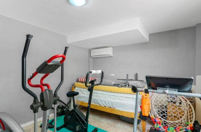 6 quarto Moradia para venda em Benijofar com piscina garagem - 499 000 € (Ref: 9683275)