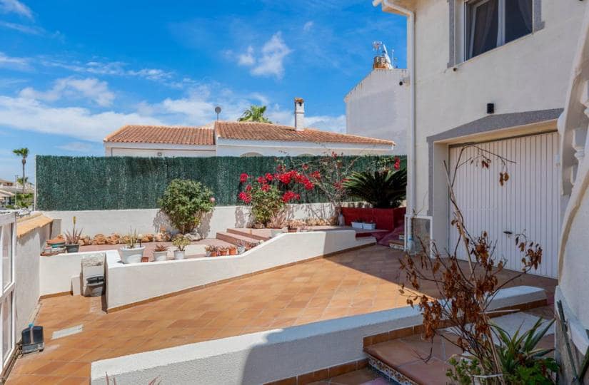 6 quarto Moradia para venda em Benijofar com piscina garagem - 499 000 € (Ref: 9683275)