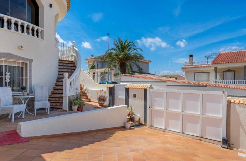 6 quarto Moradia para venda em Benijofar com piscina garagem - 499 000 € (Ref: 9683275)