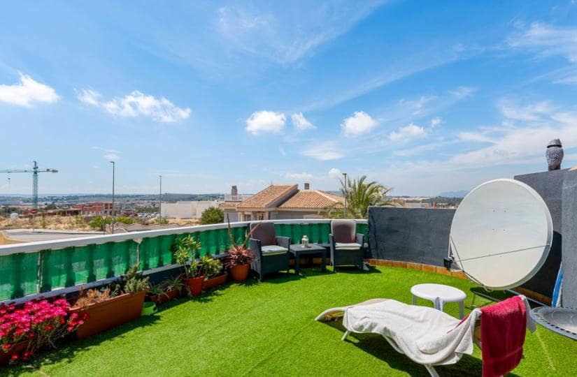 6 quarto Moradia para venda em Benijofar com piscina garagem - 499 000 € (Ref: 9683275)