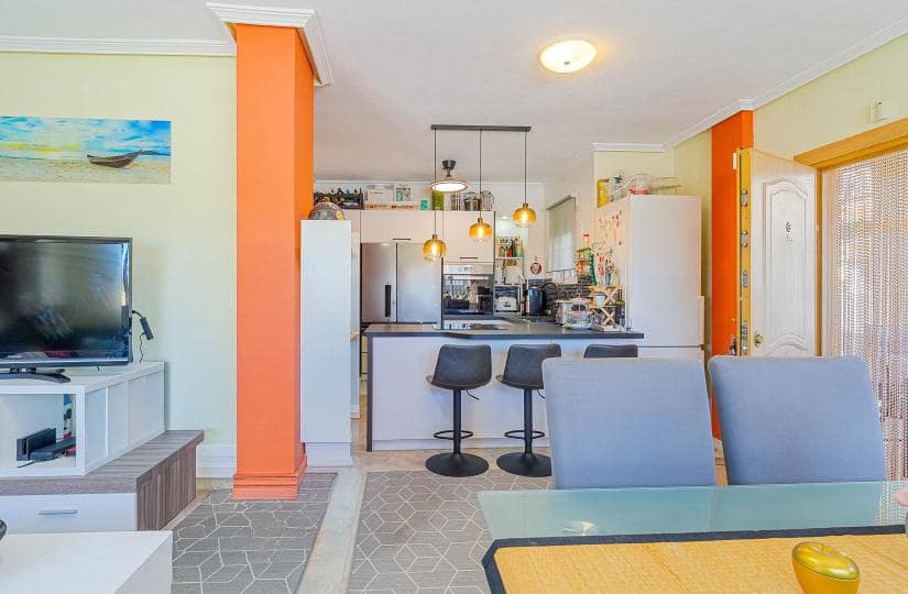 2 makuuhuone Paritalo myytävänä paikassa Orihuela Costa mukana uima-altaan - 269 000 € (Ref: 9688653)