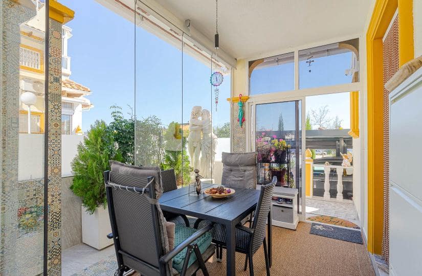 2 makuuhuone Paritalo myytävänä paikassa Orihuela Costa mukana uima-altaan - 269 000 € (Ref: 9688653)