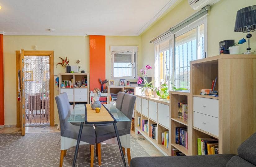 2 makuuhuone Paritalo myytävänä paikassa Orihuela Costa mukana uima-altaan - 269 000 € (Ref: 9688653)