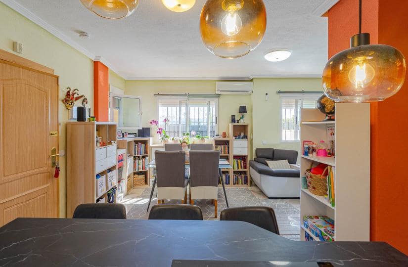 2 makuuhuone Paritalo myytävänä paikassa Orihuela Costa mukana uima-altaan - 269 000 € (Ref: 9688653)