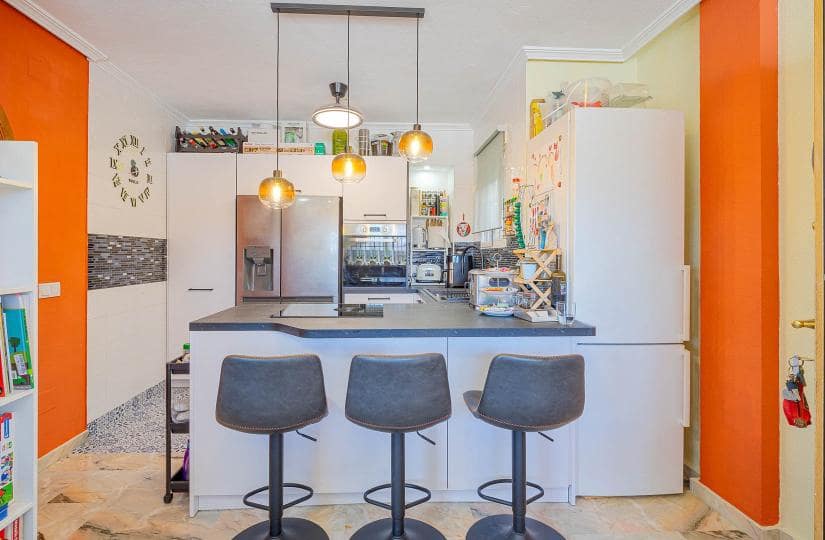 2 makuuhuone Paritalo myytävänä paikassa Orihuela Costa mukana uima-altaan - 269 000 € (Ref: 9688653)