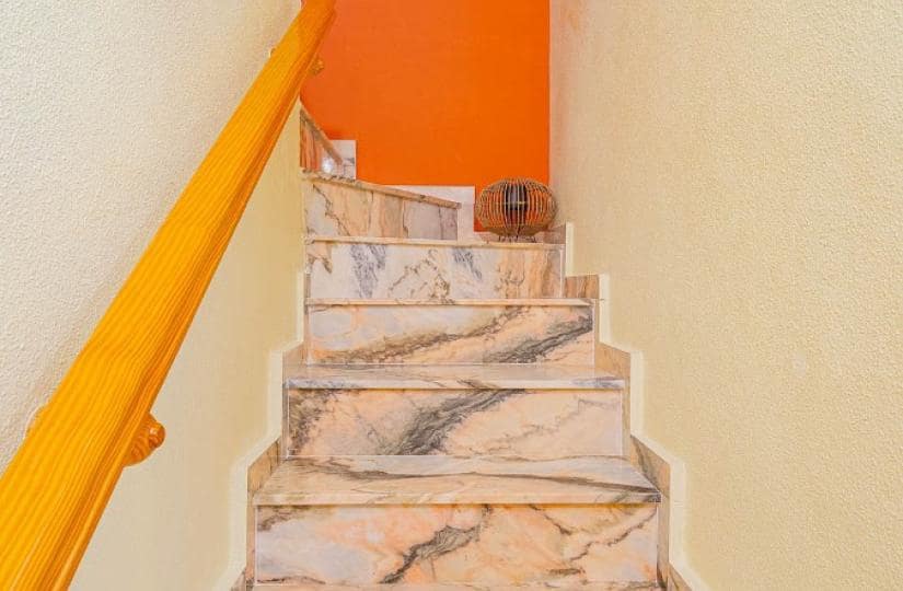 2 makuuhuone Paritalo myytävänä paikassa Orihuela Costa mukana uima-altaan - 269 000 € (Ref: 9688653)