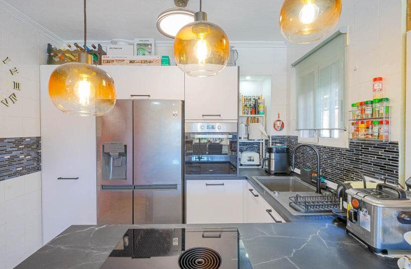 2 makuuhuone Paritalo myytävänä paikassa Orihuela Costa mukana uima-altaan - 269 000 € (Ref: 9688653)