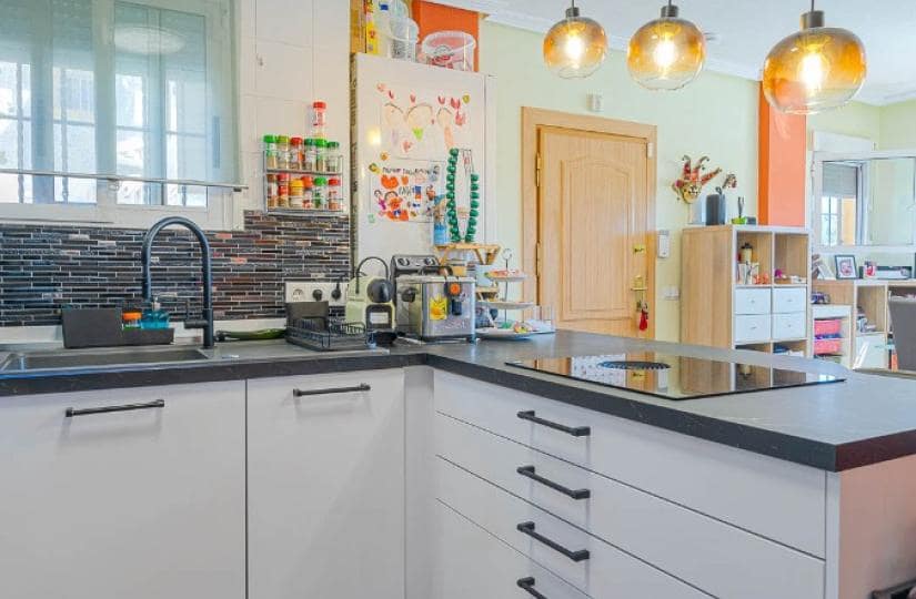 2 makuuhuone Paritalo myytävänä paikassa Orihuela Costa mukana uima-altaan - 269 000 € (Ref: 9688653)