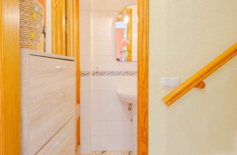 2 makuuhuone Paritalo myytävänä paikassa Orihuela Costa mukana uima-altaan - 269 000 € (Ref: 9688653)