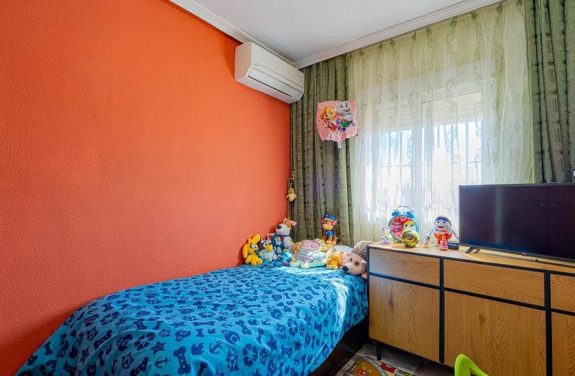 2 makuuhuone Paritalo myytävänä paikassa Orihuela Costa mukana uima-altaan - 269 000 € (Ref: 9688653)