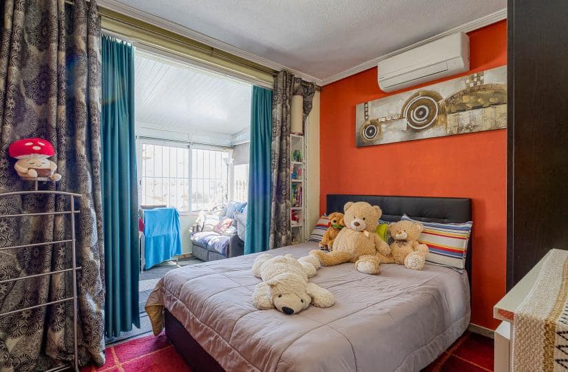 2 makuuhuone Paritalo myytävänä paikassa Orihuela Costa mukana uima-altaan - 269 000 € (Ref: 9688653)