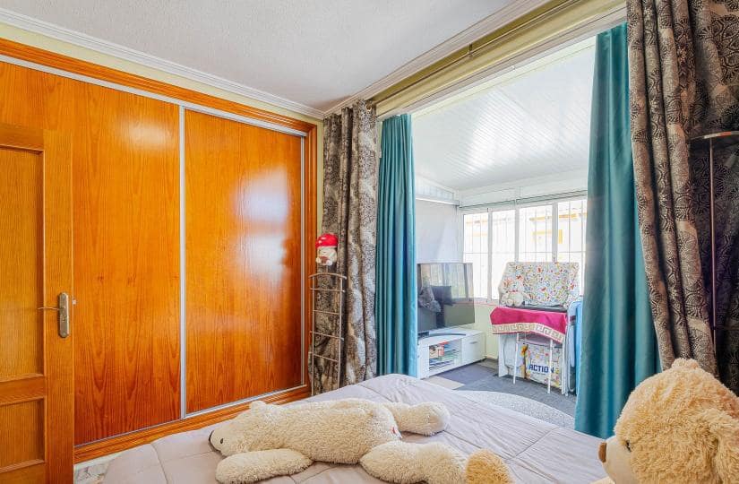 2 makuuhuone Paritalo myytävänä paikassa Orihuela Costa mukana uima-altaan - 269 000 € (Ref: 9688653)