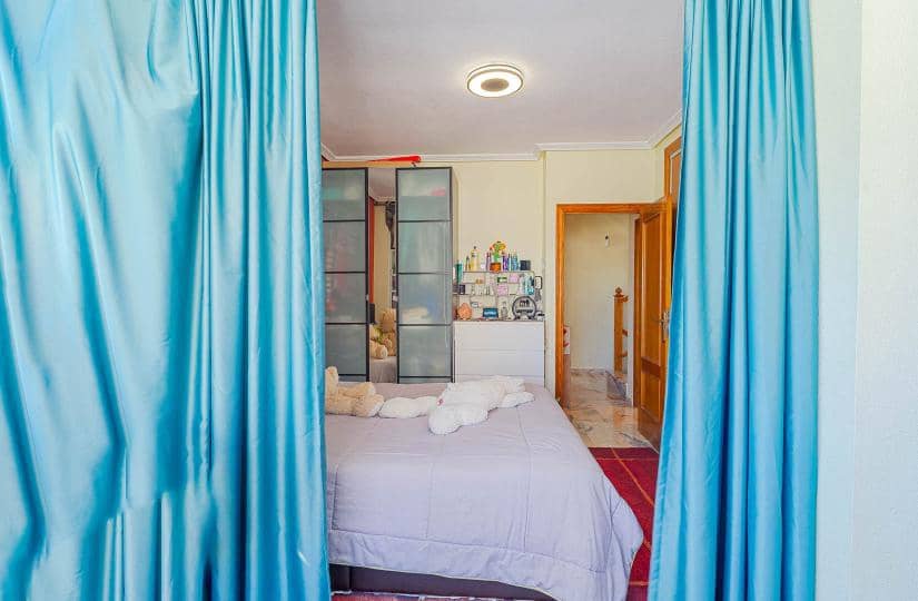 2 makuuhuone Paritalo myytävänä paikassa Orihuela Costa mukana uima-altaan - 269 000 € (Ref: 9688653)