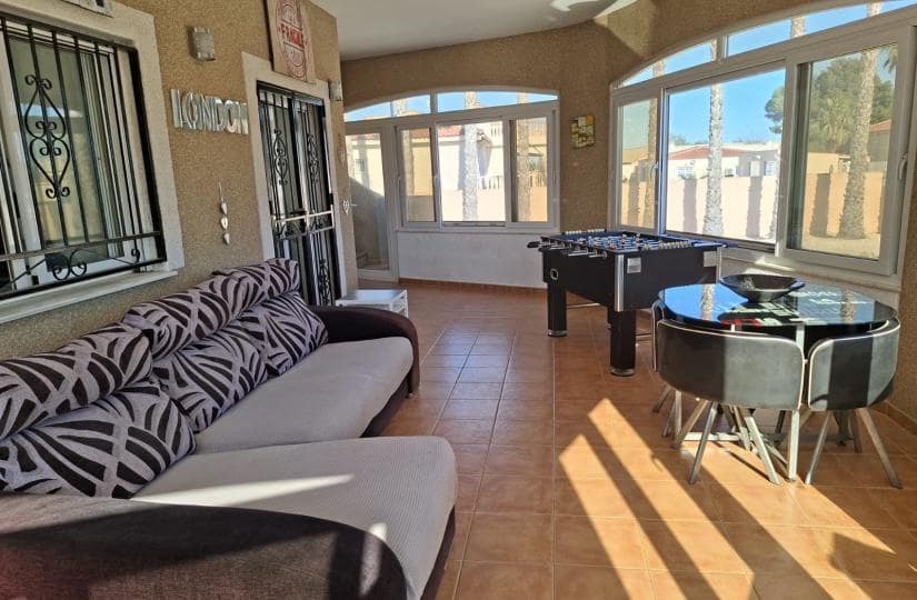 5 Zimmer Villa zu verkaufen in Catral mit Pool Garage - 449.995 € (Ref: 9688654)