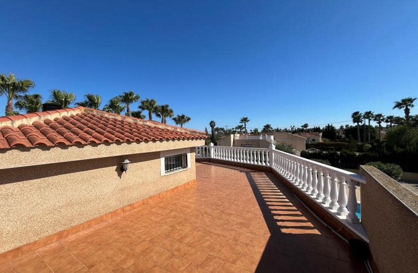 5 Zimmer Villa zu verkaufen in Catral mit Pool Garage - 449.995 € (Ref: 9688654)