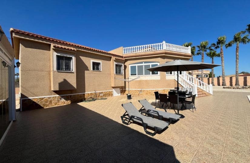 5 Zimmer Villa zu verkaufen in Catral mit Pool Garage - 449.995 € (Ref: 9688654)