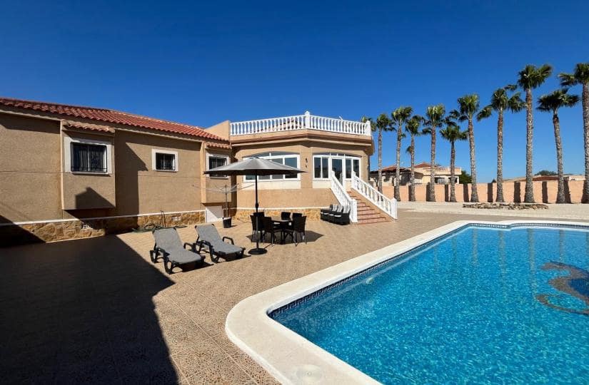 5 Zimmer Villa zu verkaufen in Catral mit Pool Garage - 449.995 € (Ref: 9688654)