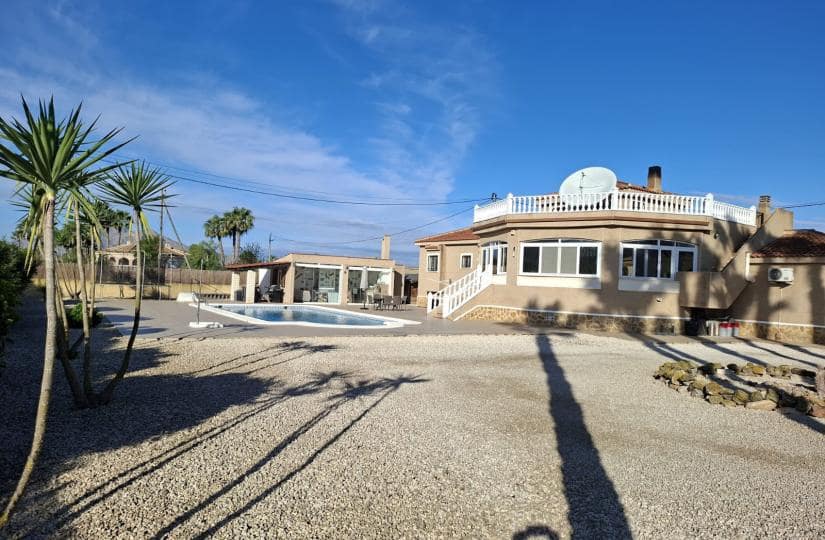 5 Zimmer Villa zu verkaufen in Catral mit Pool Garage - 449.995 € (Ref: 9688654)